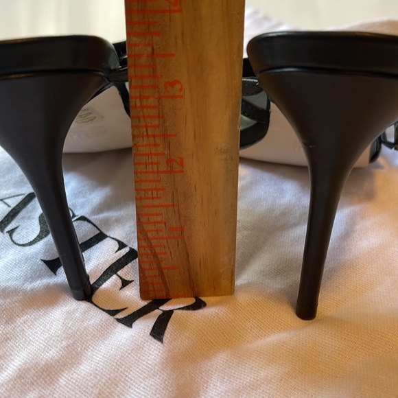 NWOB  ASTER Capri Strappy Leather Sandals Sz 7 - Picture 10 of 10